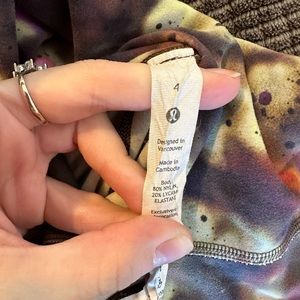 Lululemon Aligns size 4